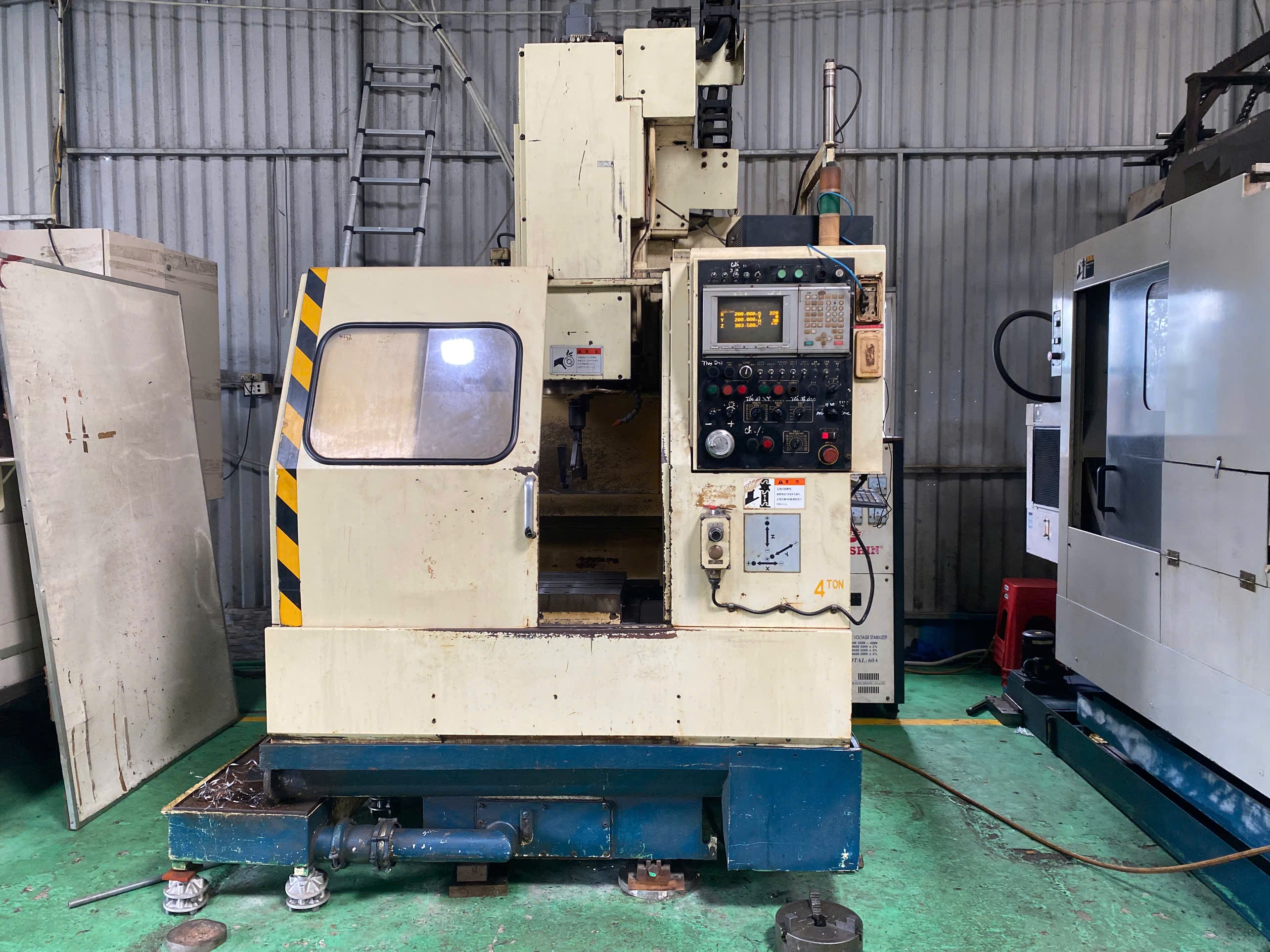 CNC milling machine 1.jpg